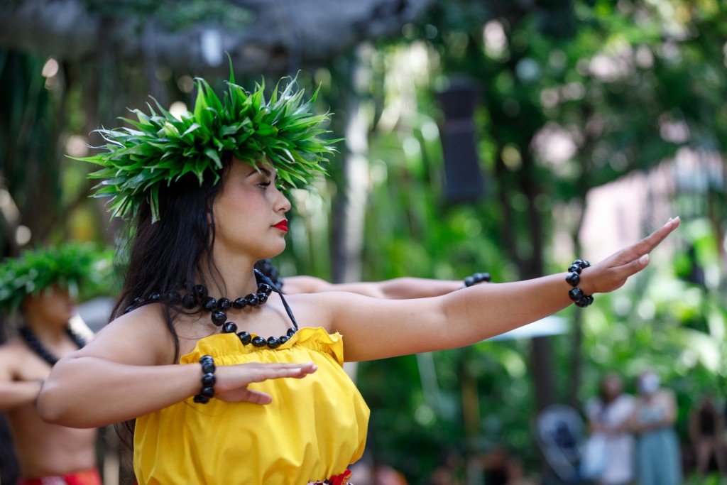 Cultural Entertainment Returns to Royal Hawaiian Center